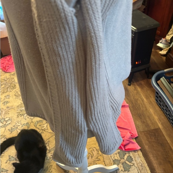 Simply Vera by Vera Wang Women’s Poncho Style Sweater - Picture 3 of 4